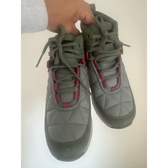 Teva ReEmber Commuter Waterproof Quilted Ankle Boots - Size 7 - Picture 3 of 7